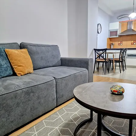 Block Komuna Apartment Tirana